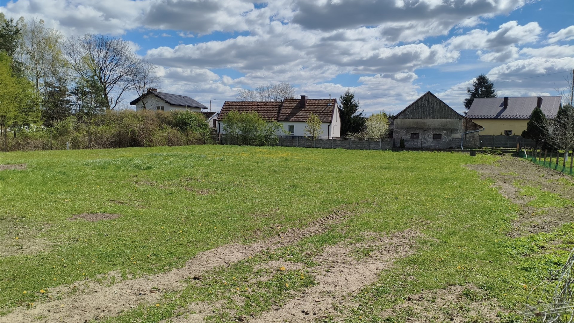 Działka na sprzedaż