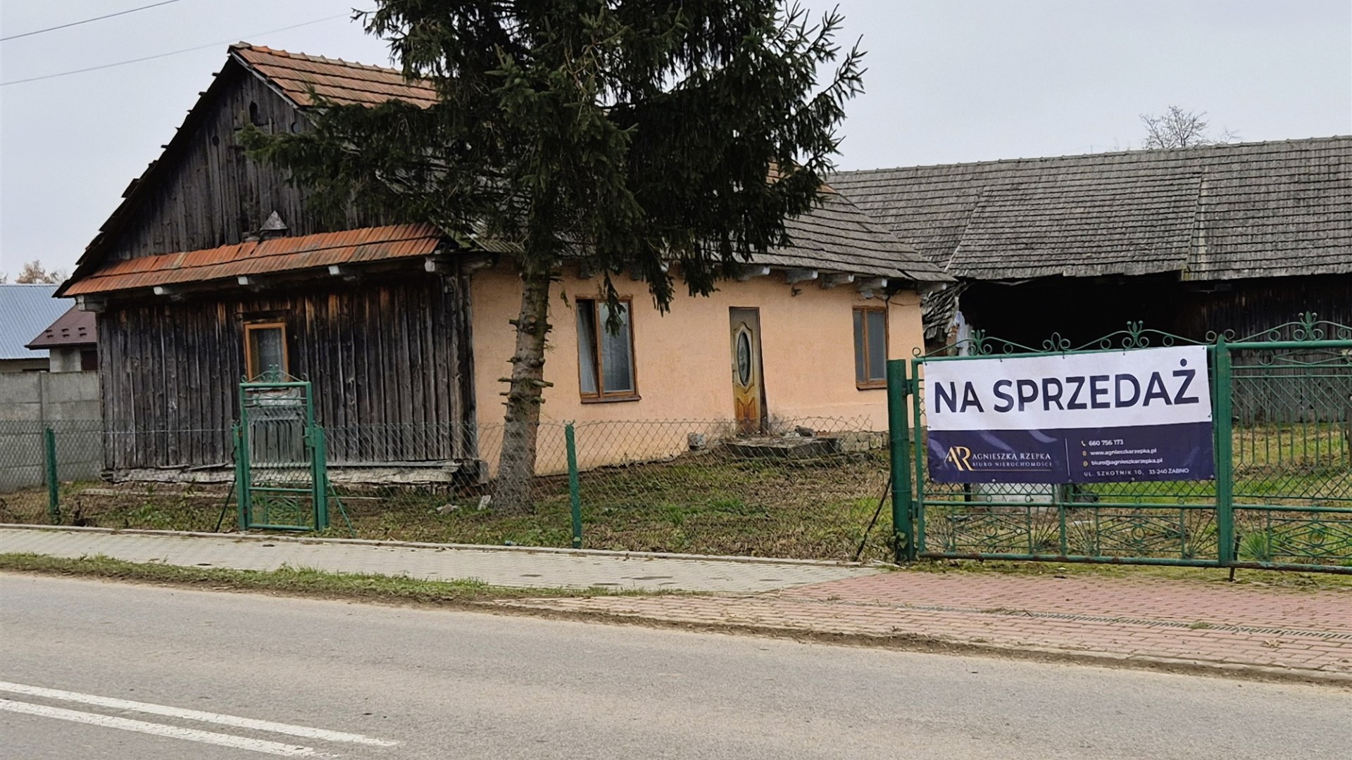 Dom na sprzedaż