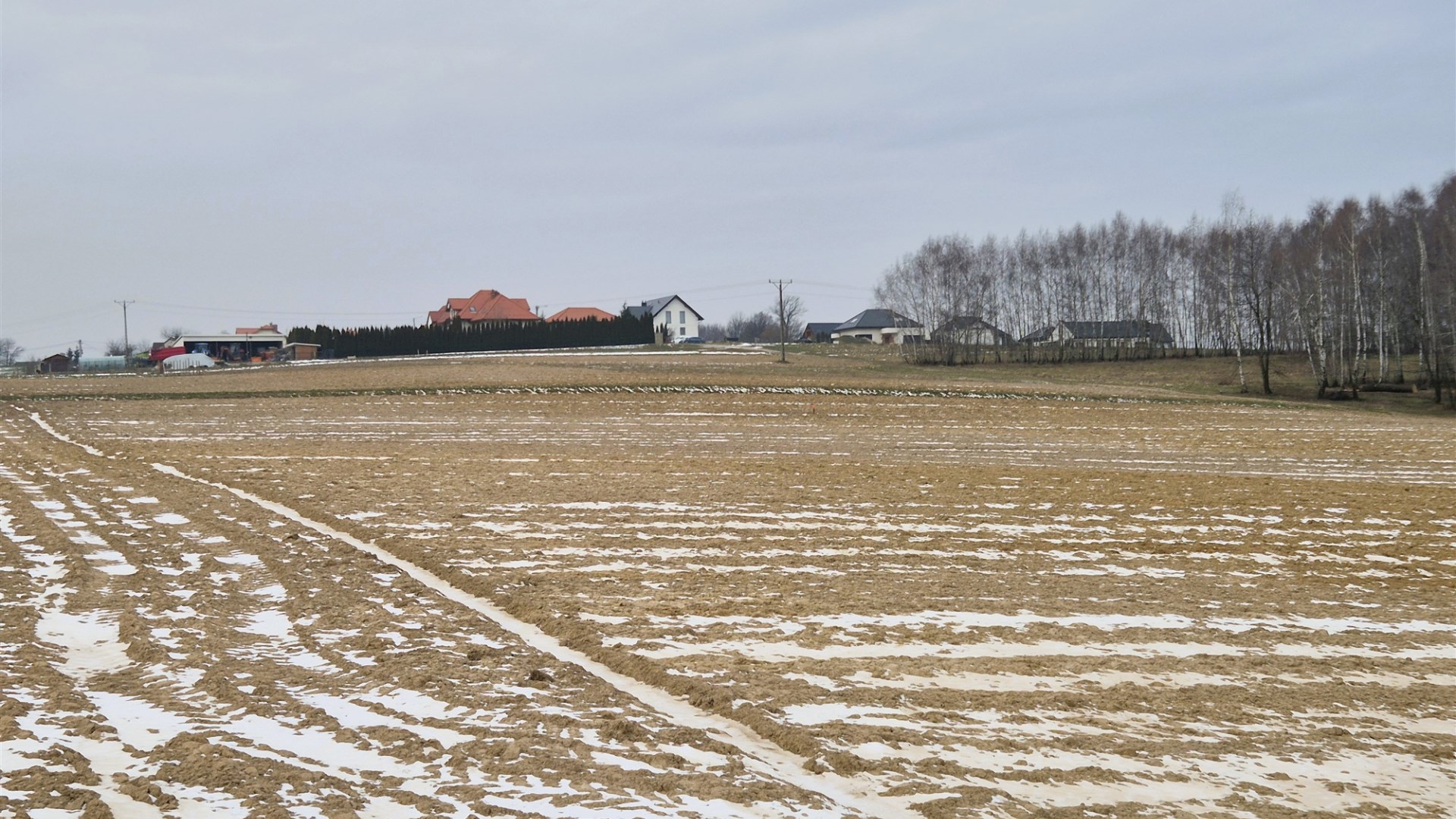 Działka na sprzedaż