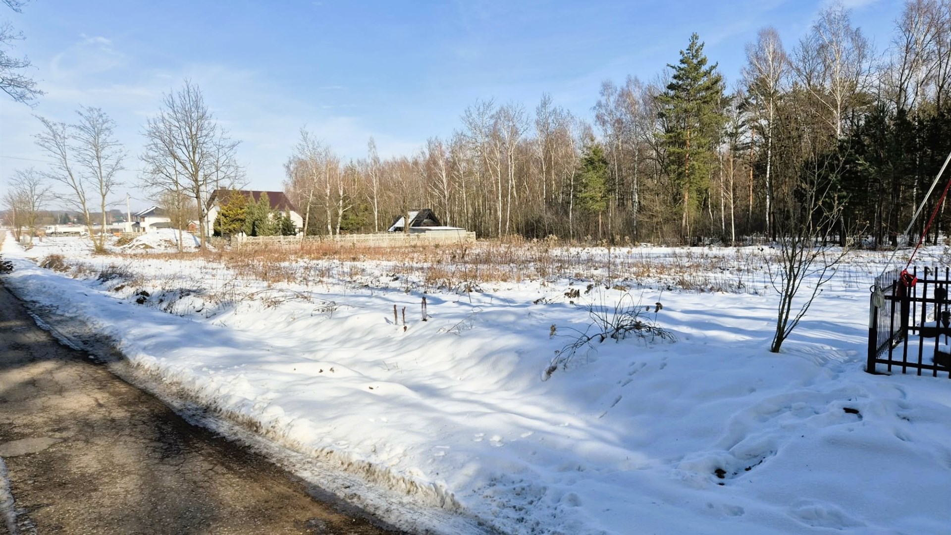 Działka na sprzedaż