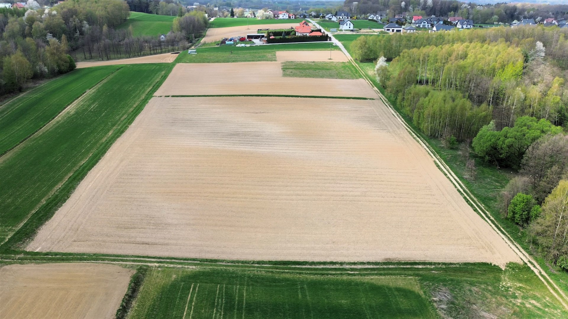 Działka na sprzedaż